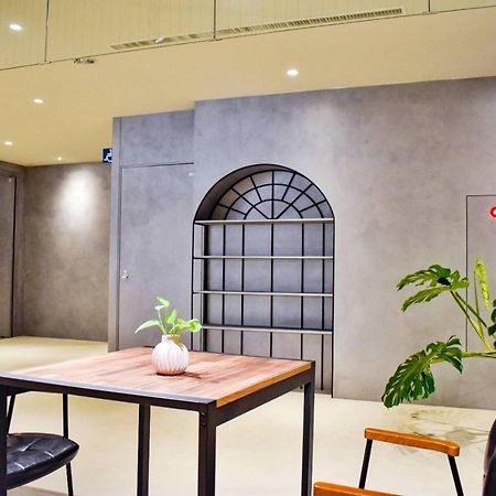 Talmud Business Hotel - Zhongshan Тайчжун Екстер'єр фото