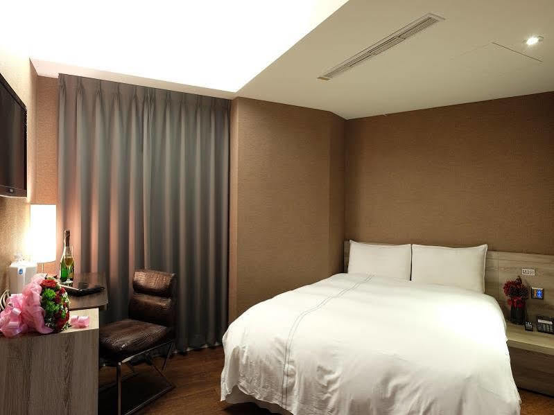 Talmud Business Hotel - Zhongshan Тайчжун Екстер'єр фото